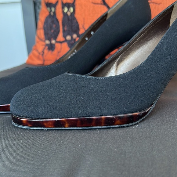 NWOT Stuart Weitzman Heels - Picture 2 of 7